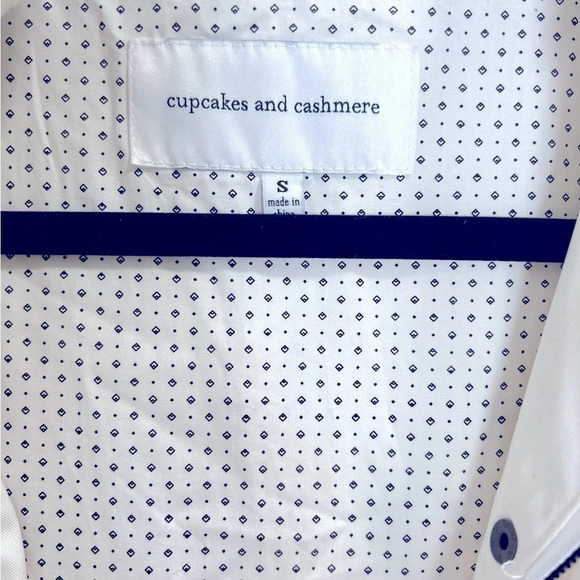 Size small cupcakes and cashmere windbreaker rain jacket in excellent condition - Picture 4 of 4